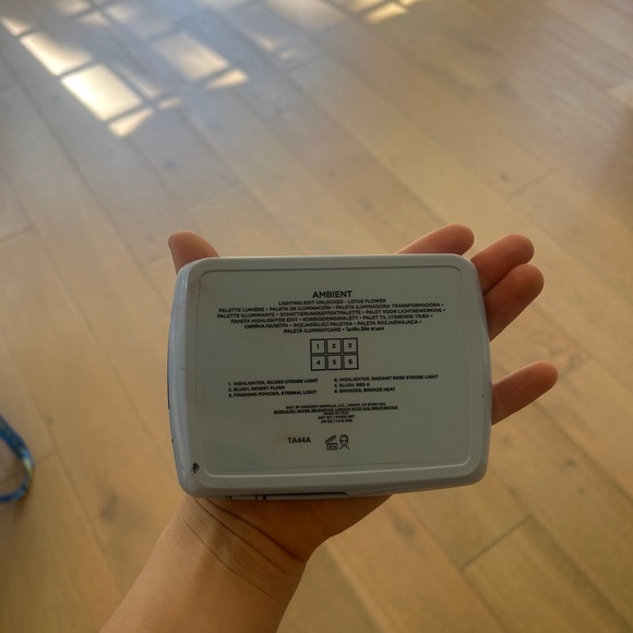 Hourglass lotus palette - Picture 2 of 3